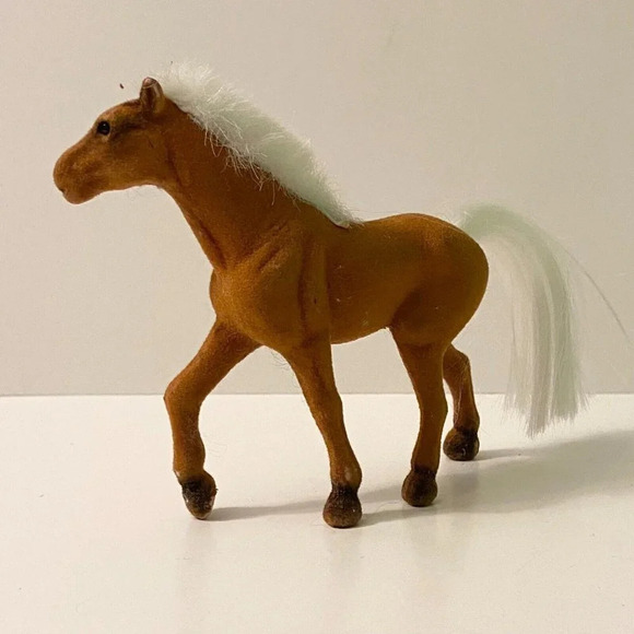Vintage Flocked Horse Figure 4 Inch Tall Unmarked Toy - Picture 9 of 14